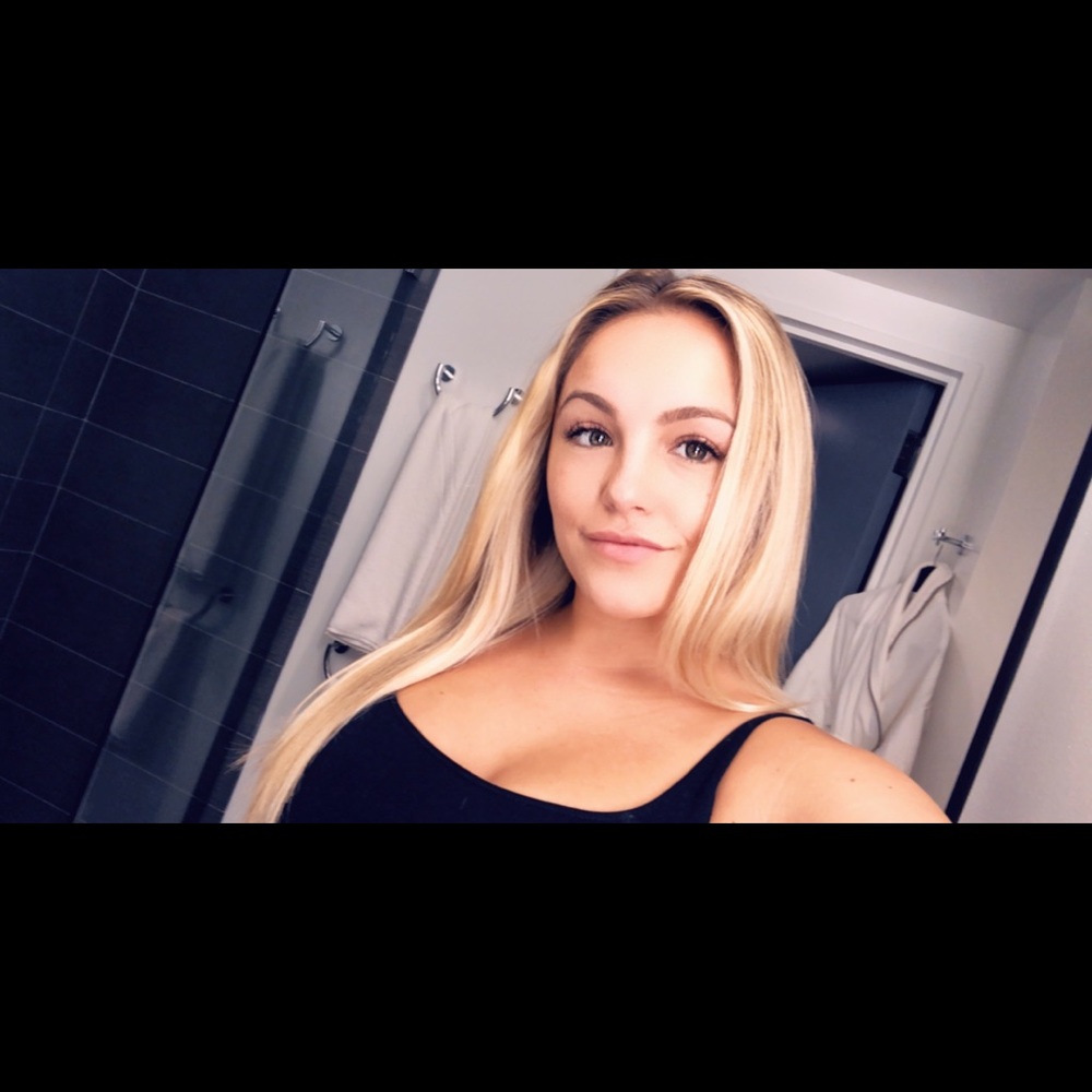 Meet your Posher, Caitlin